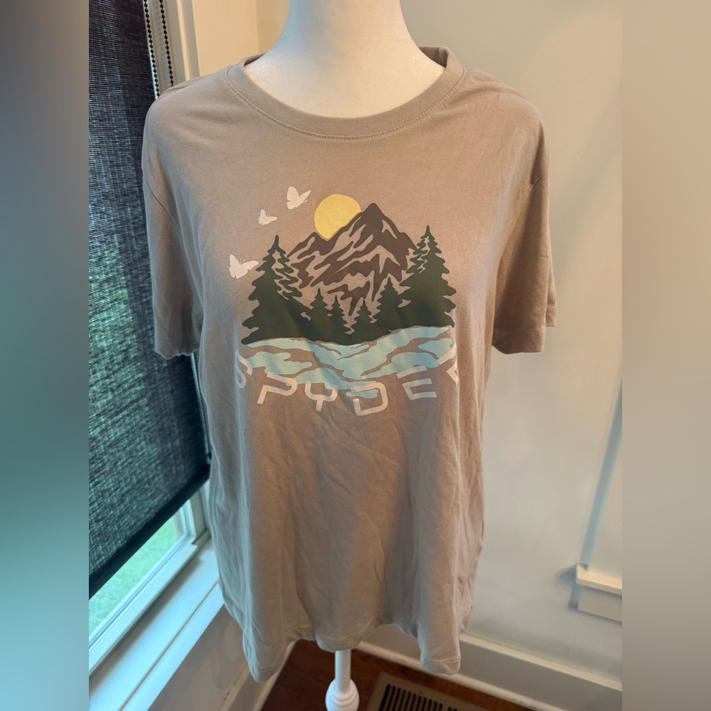 Spyder. Women’s Gray Graphic Logo Tshirt. Size Large.